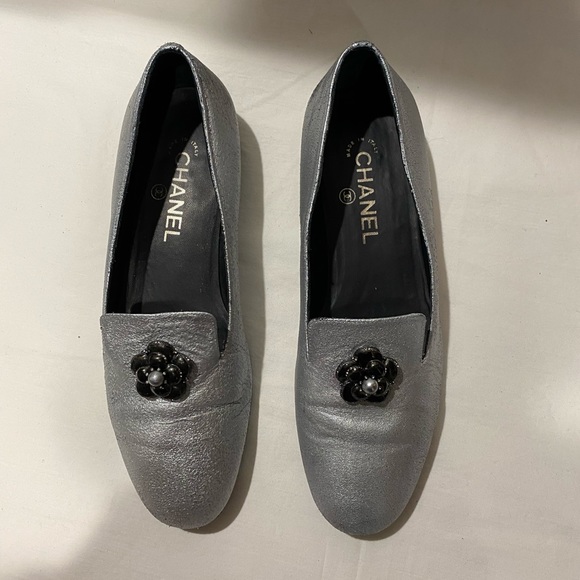 Chanel silver leather loafers - Picture 7 of 7